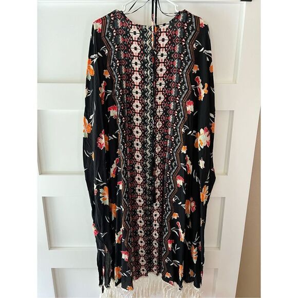 New GiGio Dreams Come True Kimono black and bright floral pattern with fringe sw - Picture 12 of 13